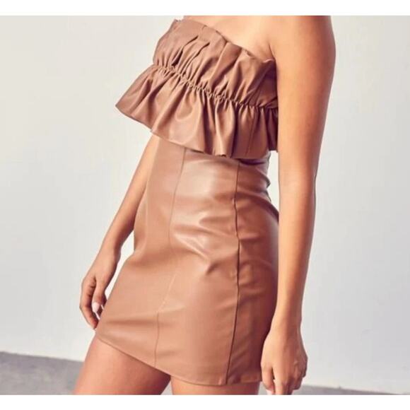 DO + BE Faux Leather Dress Size L Tan Camel Off‑Shoulder Ruffle Mini Dress - Picture 14 of 15